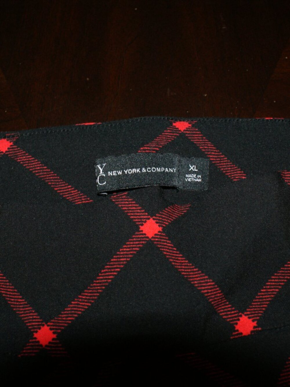 New York and Company Black with Red squares Ankle Pants - size XL - Picture 7 of 9